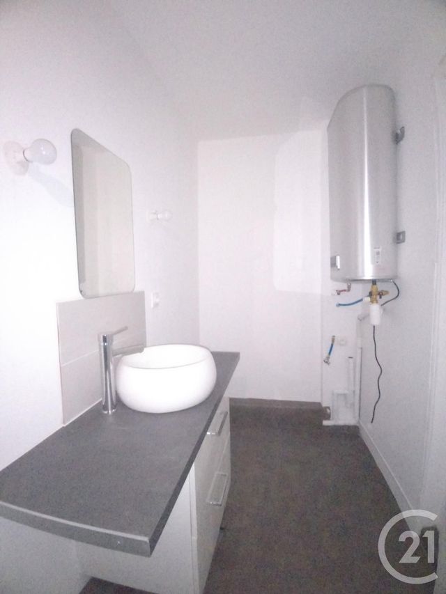 Appartement F3 à louer - 3 pièces - 100,63 m2 - Limoges - 87 - LIMOUSIN