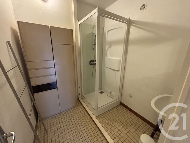 Maison &agrave; louer - 2 pi&egrave;ces - 50,35 m2 - Le Palais Sur Vienne - 87 - LIMOUSIN